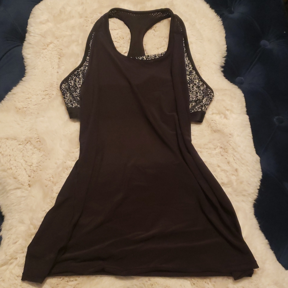 Lululemon black and white tank
